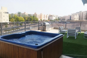 YalaRent Seasons 4 bedroom apartment with jacuzzi